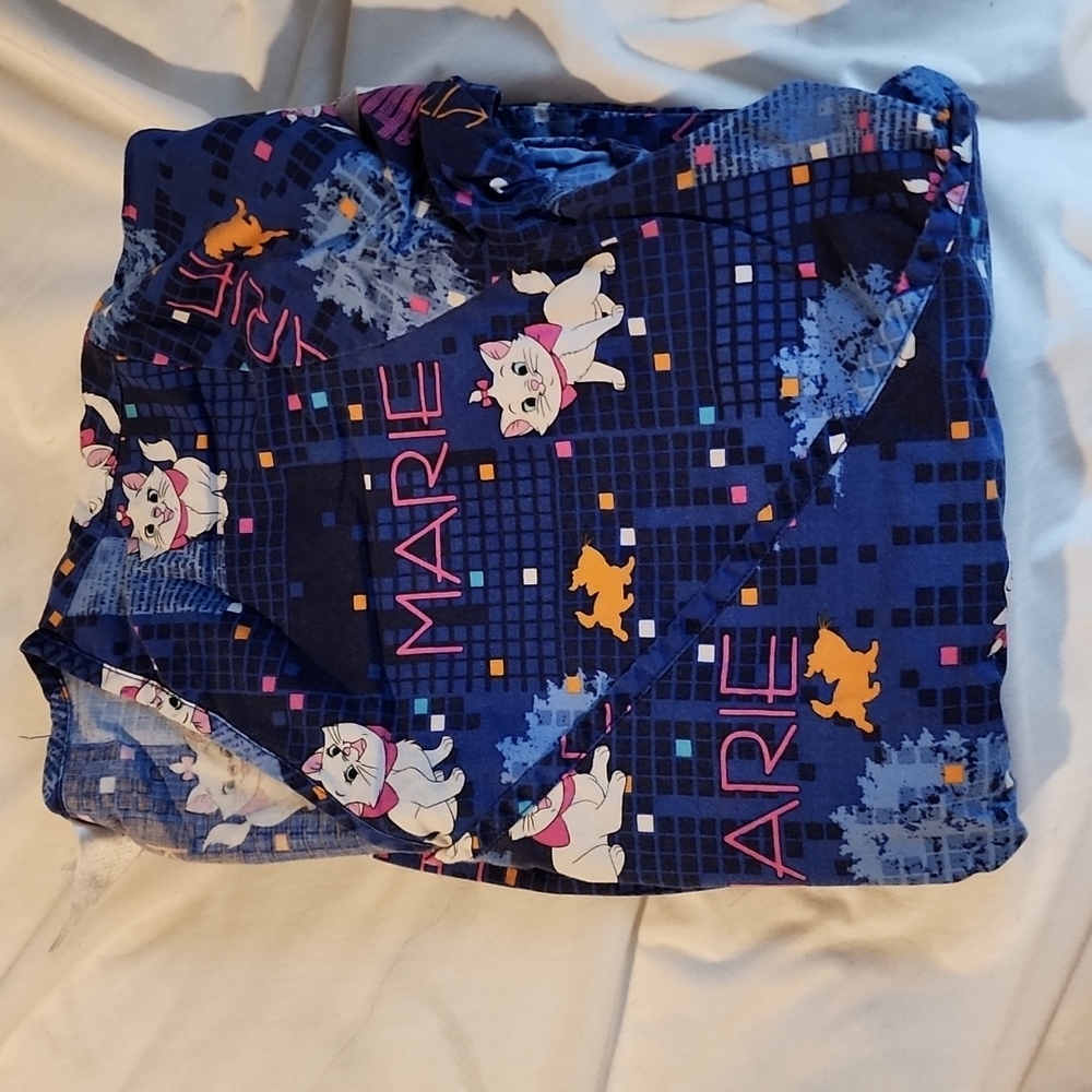 Marie cat disney scrub top size M women's